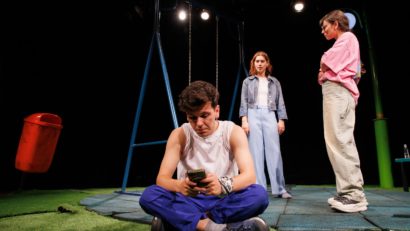 ”Auch” – spectacol și dezbatere, la Teatrul Metropolis, pe 9 februarie