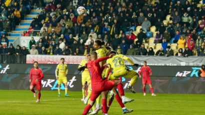 Adrian Mutu nu îi permite campioanei României să urce pe primul loc în Superligă: FCSB, „remiză albă” cu un gol anulat într-un duel cu Petrolul în care reprizele au fost împărțite