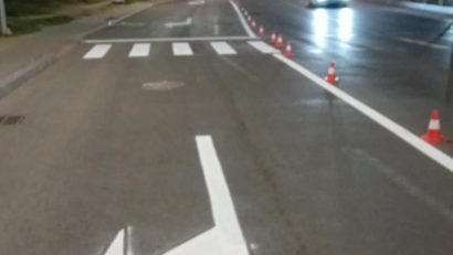 Administraţia Străzilor: lucrări de reparaţii, marcarea trecerilor de pietoni şi montarea indicatoarelor rutiere