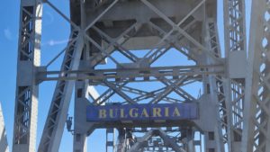 Comercianții din Bulgaria, obligați să afișeze prețurile în leva și euro!