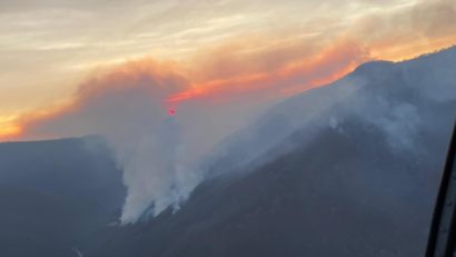 DSU: Misiuni de recunoaştere cu elicopterul SMURD pentru stingerea incendiilor de vegetaţie uscată