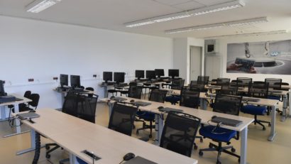Studenţii Universităţii Naţionale de Ştiinţă şi Tehnologie Politehnica Bucureşti beneficiază de un laborator de ultimă generaţie
