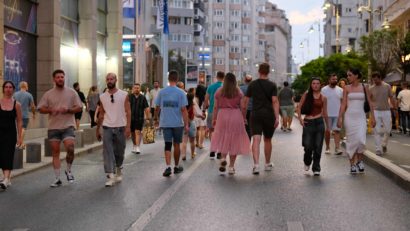 “Străzi deschise – Bucureşti, Promenadă urbană” revine din 12 aprilie pe Calea Victoriei şi în cartiere