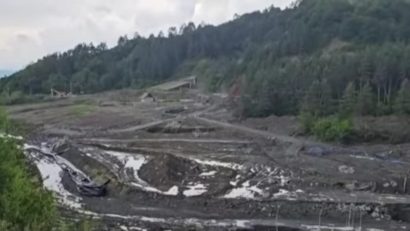 MAI: Populaţia din zona de risc potenţial de la Praid a fost evacuată; salvatorii evaluează situaţia salinei