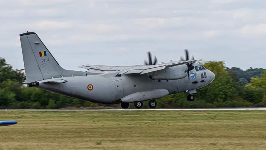 MApN: 13 pacienţi pediatrici şi aparţinători ai lor din Gaza, aduşi în România cu o aeronavă militară