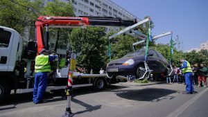 Licitaţie pentru servicii de ridicare a vehiculelor staţionate neregulamentar, in sectorul 4