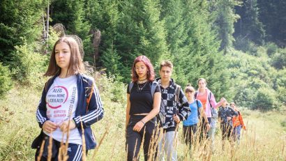 Organizaţia Salvaţi Copiii- Copiii români sunt în număr ridicat foarte preocupaţi de calitatea aerului şi de poluare