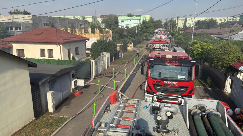 ISUBIF- Incendiu la mai multe imobile, pe strada Prunilor, localitatea 1 Decembrie, județul Ilfov