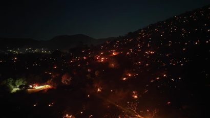 IGSU: Pompierii români dislocaţi în Grecia au intervenit la stingerea incendiilor în zona Palaia Fokaia