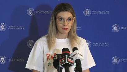 Ministra Mediului, în mijlocul protestatarilor din fața instituției: „Romsilva nu este vacă de muls pentru nimeni”. Reforma merge înainte