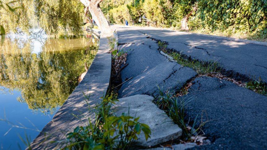 Primăria Capitalei începe lucrările de punere în siguranță a aleilor din Parcul Herăstrău