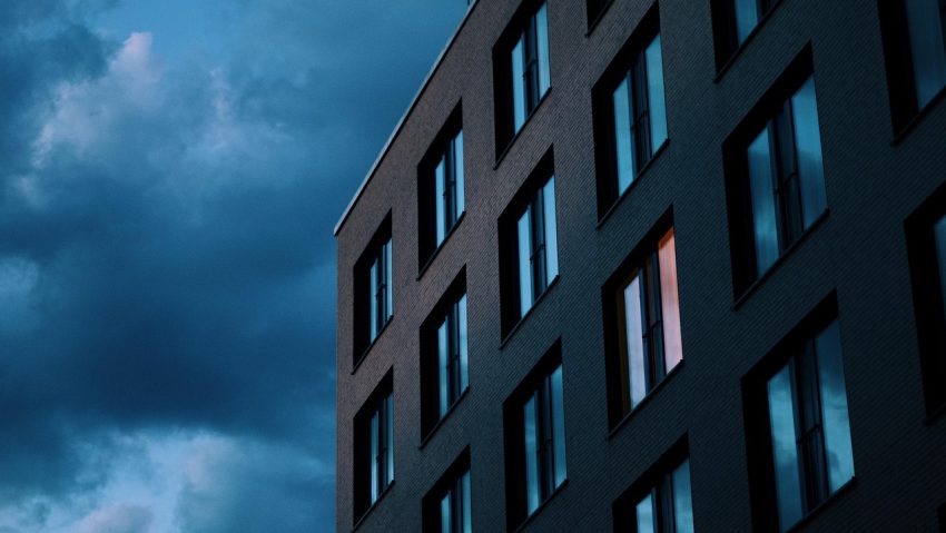 Peste 10.000 de hoteluri europene dau în judecată platforma Booking pentru practici anticoncurențiale