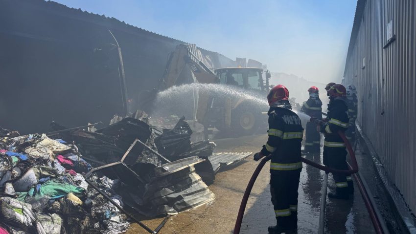 Buzoianu, după incendiul de la Dragonul Roşu: Monitorizăm continuu calitatea aerului; vom publica transparent toate datele disponibile