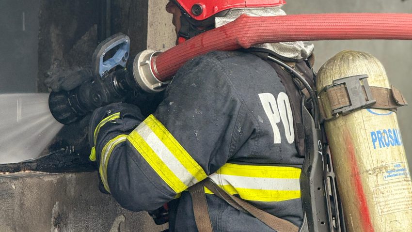 Incendiu la Complexul Comercial Dragonul Roșu