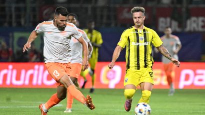 Dinamo București confirmă forma pozitivă de după succesul din „derby de România” și învinge pe Metaloglobus: „bijuterie” de gol anulată de VAR, iar șuturile pe poartă au absentat în repriza secundă