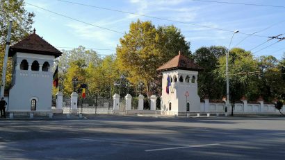 Funeralii Ion Iliescu/ Peste o mie de persoane şi-au depus omagiul la catafalcul fostului preşedinte