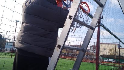 Acţiuni de igienizare şi curăţare a bazelor sportive din Sectorul 3