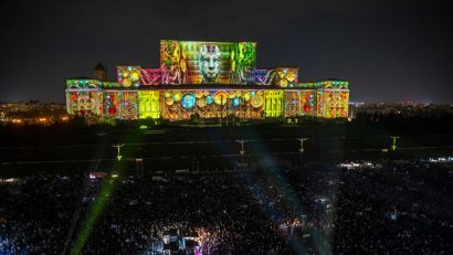 iMapp Bucharest aniversează 10 ani: spectacol de artă digitală, raliu Gumball 3000 și Food Truck Festival, în Piața Constituției