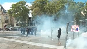 Se extind protestele in Europa