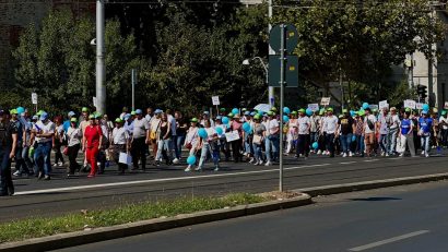 Protest al angajaților din administrația publică: marș din Piața Victoriei către Palatul Parlamentului