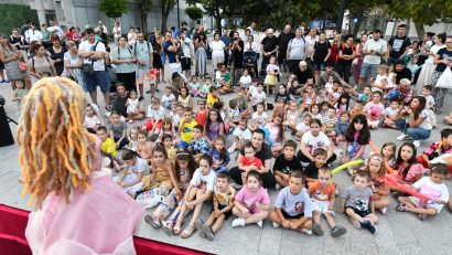 Teatru de păpuși, sâmbătă, în Piaţeta Favorit