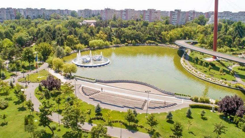 Pregătiri pentru West Side Christmas Market