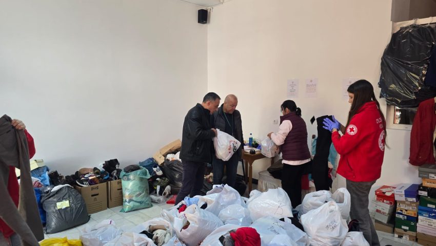 Centru de donații al Primăriei Sectorului 5 pentru victimele exploziei din Rahova