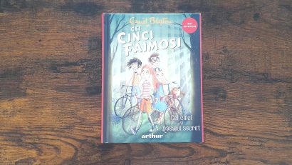 Bine de citit: „CEI CINCI ȘI PASAJUL SECRET”