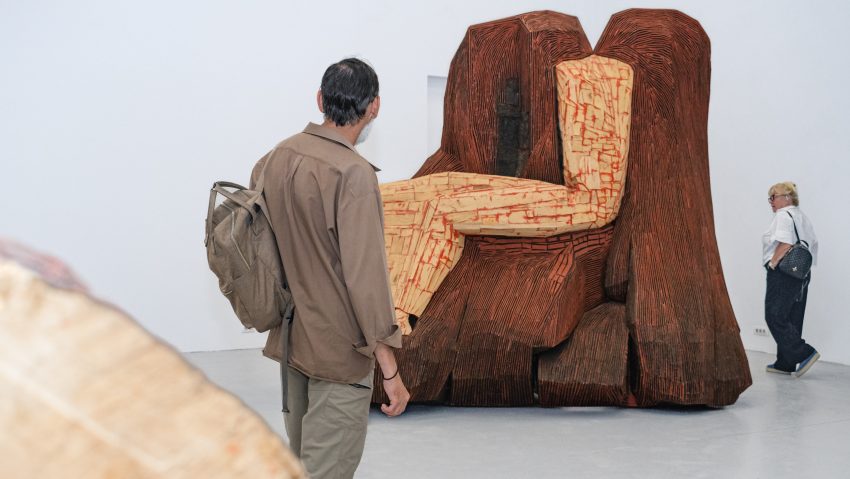 Omul care transformă plăcile de parchet în artă: Mircea Roman, perspectivele unui artist