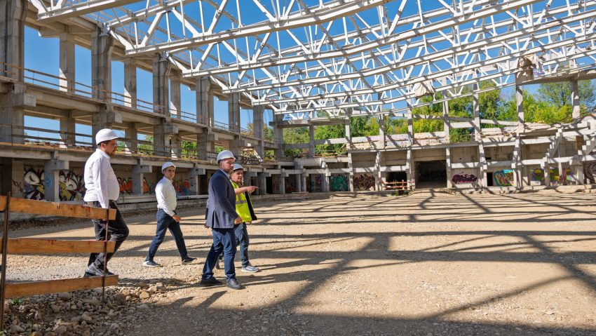 Lucrările la Patinoarul Flamaropol, în plină desfășurare!