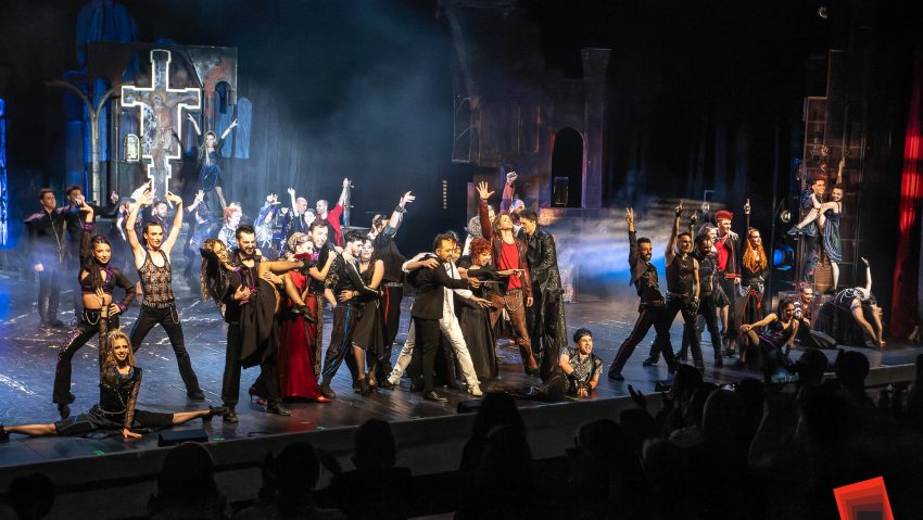 4 noi reprezentaţii ale spectacolului Romeo şi Julieta – the musical