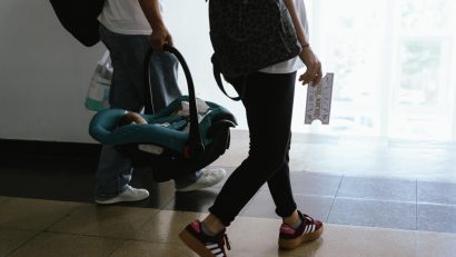 Opera Comică pentru Copii lansează „Golden Ticket”: primul bilet gratuit pentru nou-născuți la spectacole și ateliere