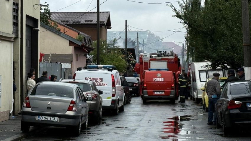 ISUBIF: Incendiu la acoperișul mai multor locuințe pe strada Mureșeni din Capitală