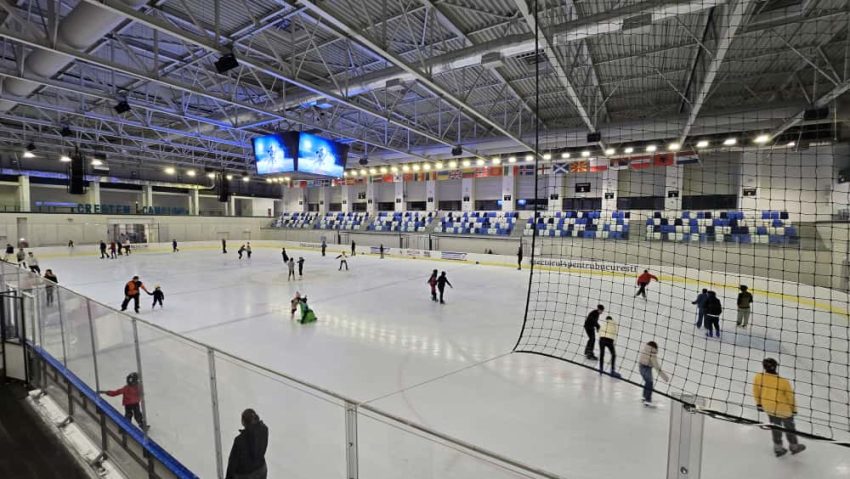 Revin sesiunile de patinaj de agrement la Berceni Arena