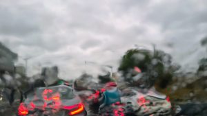 Circulație în condiții de ploaie, pe principalele drumuri din țară!