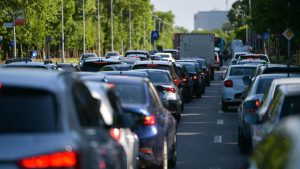 Permisul și talonul se scumpesc din 15 septembrie. Ce spun bucureștenii despre numărul de șoferi din Capitală