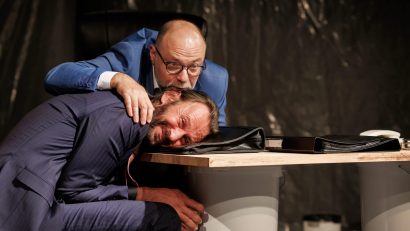 ”Dă-i bice!” de David Mamet – premieră la Teatrul de Comedie