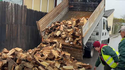 Primăria Sectorului 5 sprijină familiile vulnerabile: începe distribuirea lemnelor de foc pentru sezonul rece