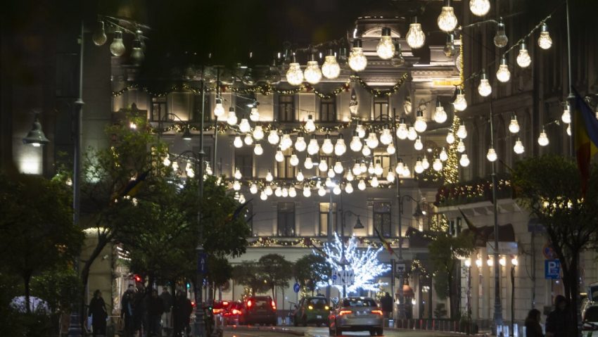 Se aprind luminitele de sarbatori in Capitala