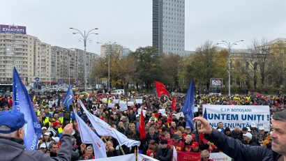 Miting de protest împotriva scăderii puterii de cumpărare, în PiaţaVictoriei