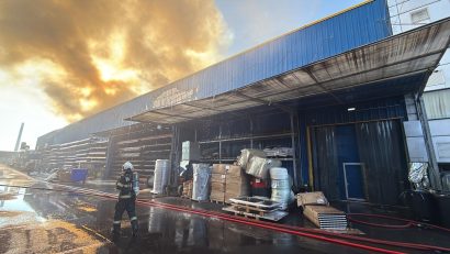 Norul de fum este estimat să se deplaseze către est-sud-est, în urma incendiului din Sectorul 6 (mediu)
