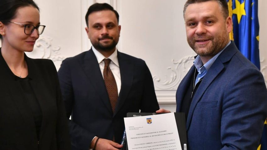 Ciprian Ciucu a primit de la Biroul Electoral Municipal certificatul de ales