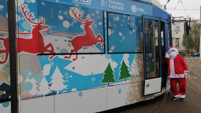 Spiridușii lui Moș Crăciun au pus stăpânire pe Tramvaiul Colindelor!