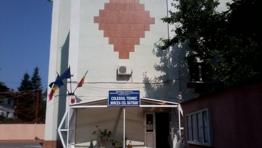 Primăria Sectorului 1: Am achiziţionat clădirea în care îşi desfăşoară activitatea Colegiul Tehnic “Mircea cel Bătrân”