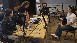 Anchete locale, experiențe internaționale: povestea unui proiect Erasmus+