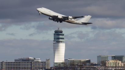 Gheața paralizează aeroporturile din Viena și Bratislava și perturbă zborurile la Praga