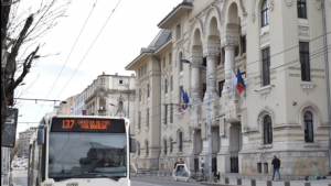 Modificări pe liniile STB 122 și 137: autobuzele vor opri în stația “Universitate”