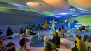 ASSMB: Muzică şi poveşti, în secţiile de neonatologie şi pediatrie