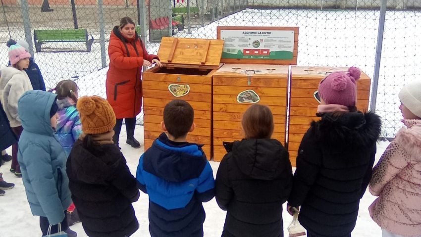 Punct de compostare, deschis la o şcoală din Bucureşti