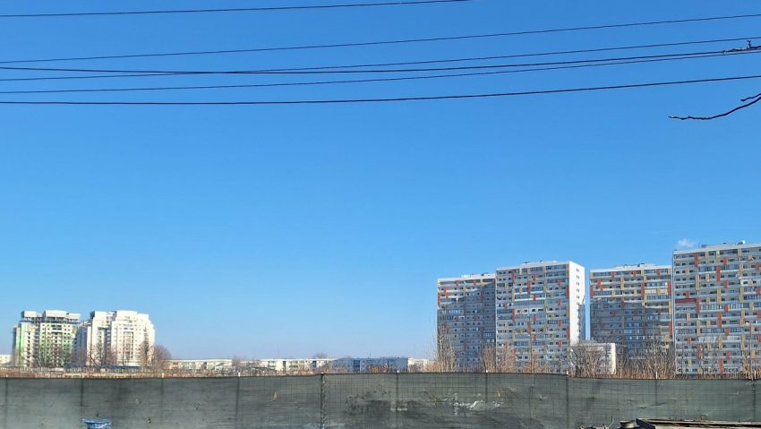 Dimineata geroasa, dupa amiaza se incalzeste